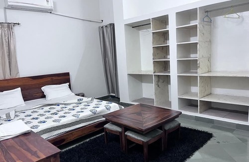 Civil Lines House | Harisadan Homestay