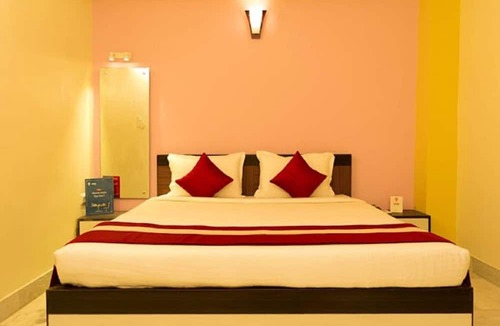 Kolkata House | Golden Plaza Guest House - Kolkata