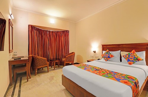Chromepet Hotel | Fabhotel Grand Palace - Near to airport