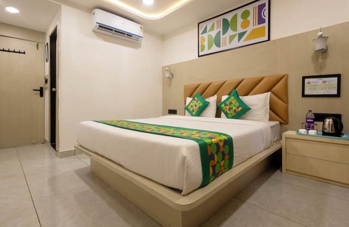 Ahmedabad Hotel | Treebo Grand Shivay