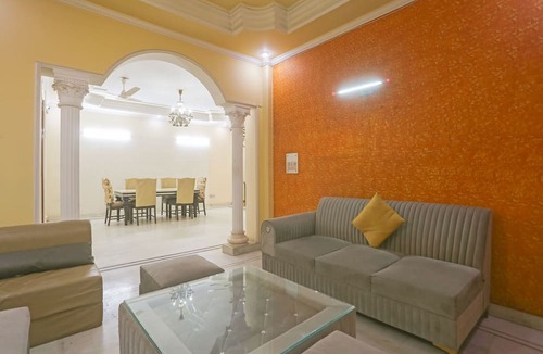 Pashim Vihar Hotel | Swastik residency PaschimVihar by twamev