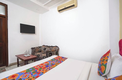 Defence Colony Hotel | Fabhotel Richa Palace