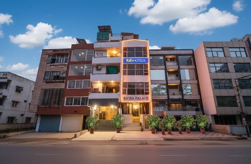 Defence Colony Hotel | Fabhotel Richa Palace