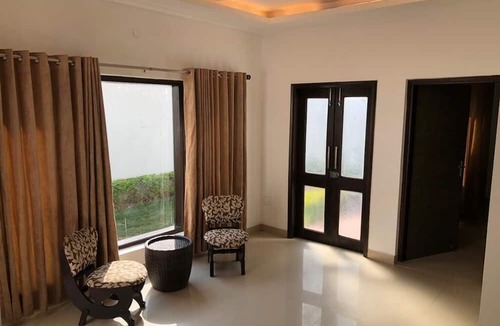 Vasant Kunj Hotel | R Cottages | Spacious 3BHK Near New Delhi Airport