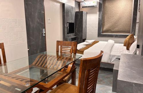 Borivali West Hotel | HOTEL ARTS PALACE