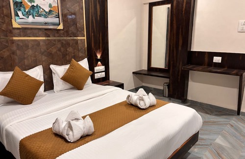 Borivali West Hotel | HOTEL ARTS PALACE