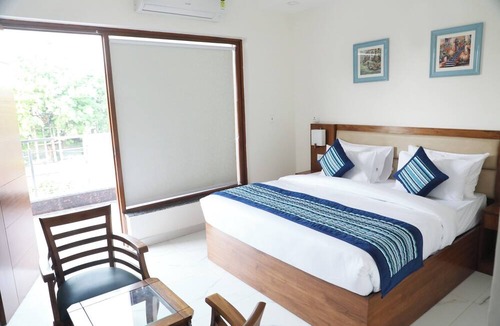Noida Hotel | Hotel Sandal Tree Express