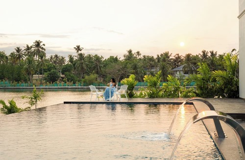Kumbalam Resort | The Lake Manor