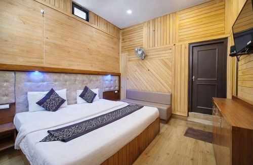 Nainital Hotel | Hotel Lake View Mall Road Near Lake