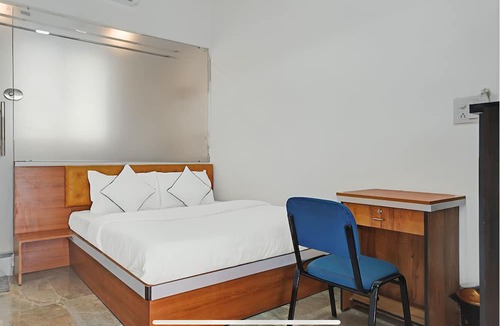 Surat Hotel | Hotel Santeria Inn