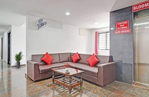 RT Nagar Hotel | The Blooms Stay Inn