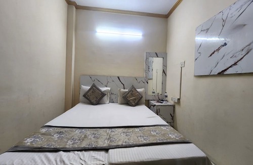 Jangpura Hotel | Hotel Surya Inn