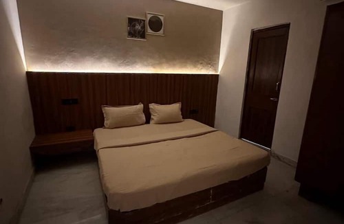 Janakpuri House | Desire Courtyard