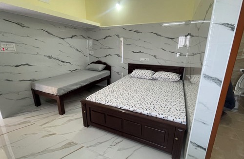 Walajapet Hotel | RR RESIDENCY
