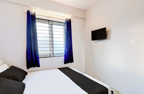 Vyalikaval HBCS Layout Hotel | Qubenest Splendour
