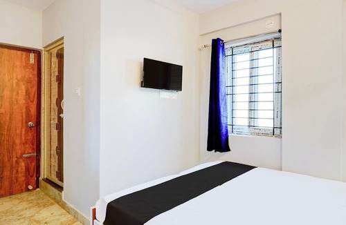 Vyalikaval HBCS Layout Hotel | Qubenest Splendour