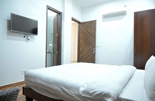 Dharampur Hotel | Mountain Vista