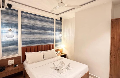 Wellington Pier Hotel | Palm Breeze Hotel - Colaba