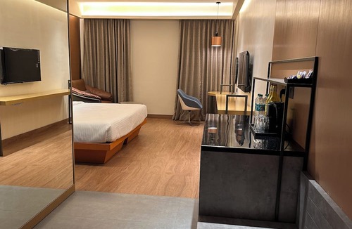Vashi Hostel | 37th Crescent Navi Mumbai