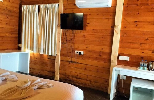 Saunta Vaddo Resort | Surf House Beach Resort