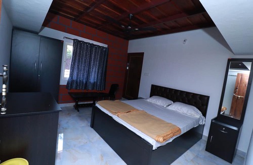 Sringeri Hotel | Temple View Homestay