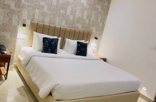 Hyderabad Hotel | Grand Continent Hotel Gachibowli, US Consulate