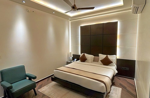 Surat Hotel | The Long D Hotel and Banquet