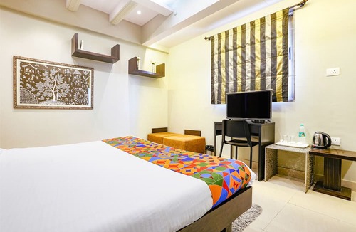 Bandra East Hotel | FabHotel Mumbai Corporate Apartments Bandra