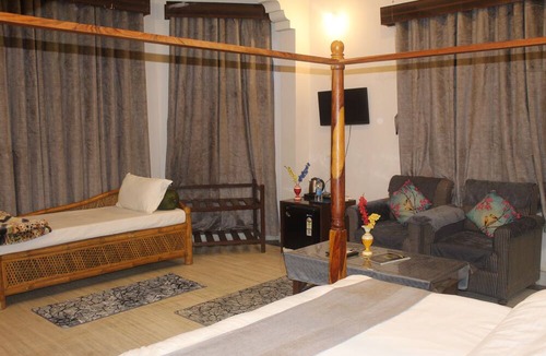 Tala Hotel | Royal Jungle Kothi