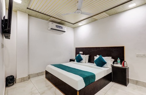 New Delhi Hotel | Mauryan Signature hotel Devli Khanpur