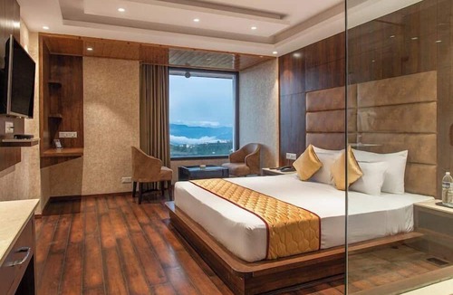 Kufri Hotel | Alpine Holiday Inn, Kufri, Shimla