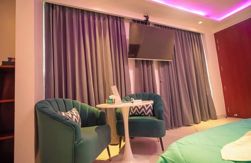 New Delhi Hotel | J60 Suites