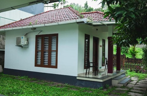 Sulthan Bathery Hotel | Green Ample Resorts