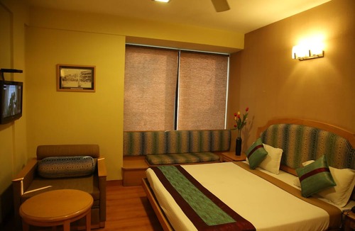 Kalighat Hotel | Hotel Sudesh Tower