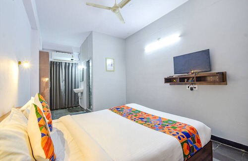 Medchal Hotel | FabHotel VK Luxury Room's - UMCC Shahpur