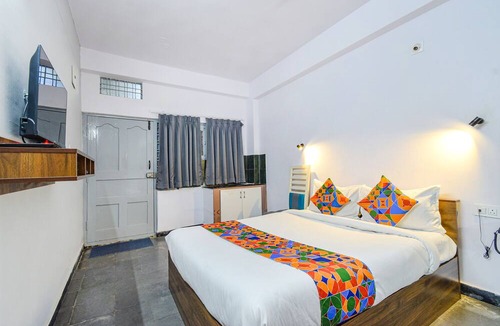 Medchal Hotel | FabHotel VK Luxury Room's - UMCC Shahpur