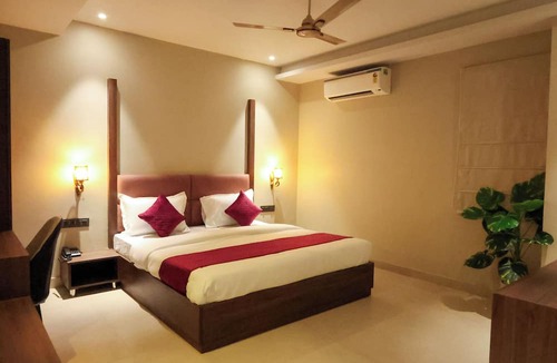 Amer Fort Road Hotel | Jaipur Qila-Boutique Hotel and Roof Cafe