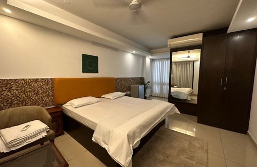 Hauz Khas Village Bed & Breakfast | Locals Stay Hauz Khas