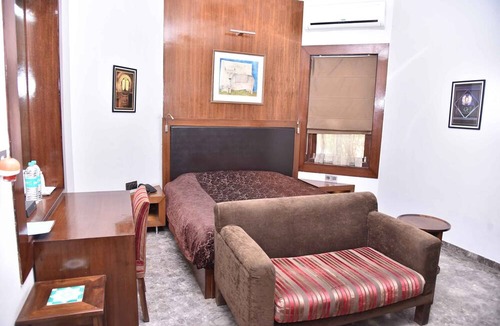 Air Force Area Hotel | Otara Luxury Homestay