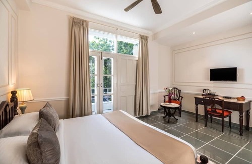 Shavri Colony Hotel | Dev Villa