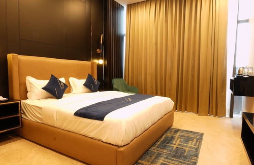 Noida Hotel | Aquila Grand Suites