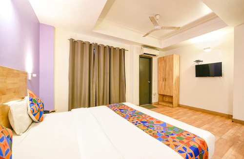 New Friends Colony Hotel | FabHotel La Serene NFC