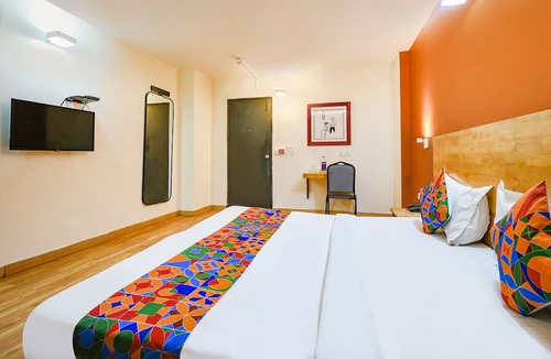New Friends Colony Hotel | FabHotel La Serene NFC