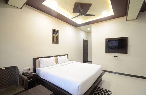 Nathdwara Hotel | Hotel Shri Dhwaja Inn