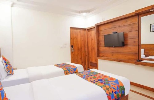 Sheshadripuram Hotel | HOTEL SAVI INN