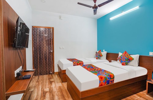 Bengaluru Hotel | Fabhotel Rlv Green Palace