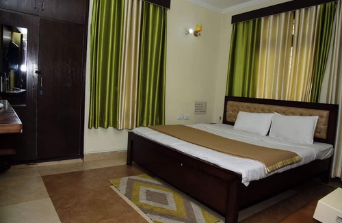 Bhagtpura Hotel | Goroomgo Hotel Hill View Homes Bhimtal