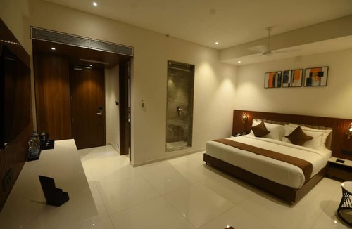 Somnath Hotel | Kings Kraft Tremezzo Inn Somnath