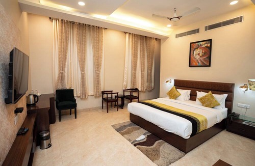 Varanasi Hotel | RADIANCE COURTYARD