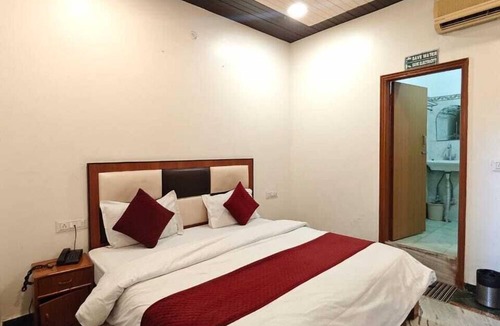 Sindhi Camp Hotel | Hotel Paradise Continental